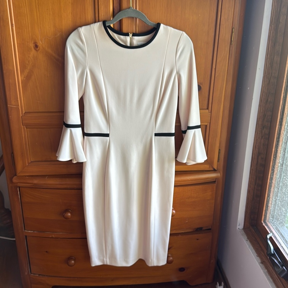 Lovely like new Calvin Klein dress in off white & black w flouncy sleeves size 4